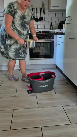 #technology #nowoczesnydom #smarthome #vileda #mop #spaghetti #cooking #cleaning #noodles #kitchen #hack #lifechak #lifehacks #fyp 