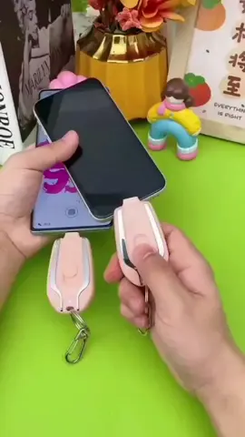 Carregador portátil de chaveiro para Android e iPhone #tiktokshop #celular #shop 