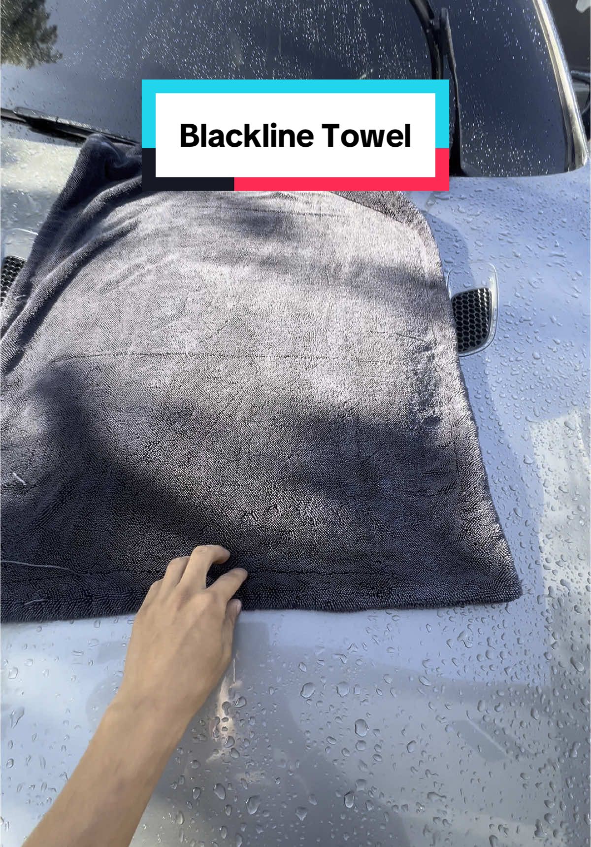 I can’t believe this actually worked😂 • • #blackline #blacklinetowel #tiktokshop #carcare #tiktokmademebuyit 