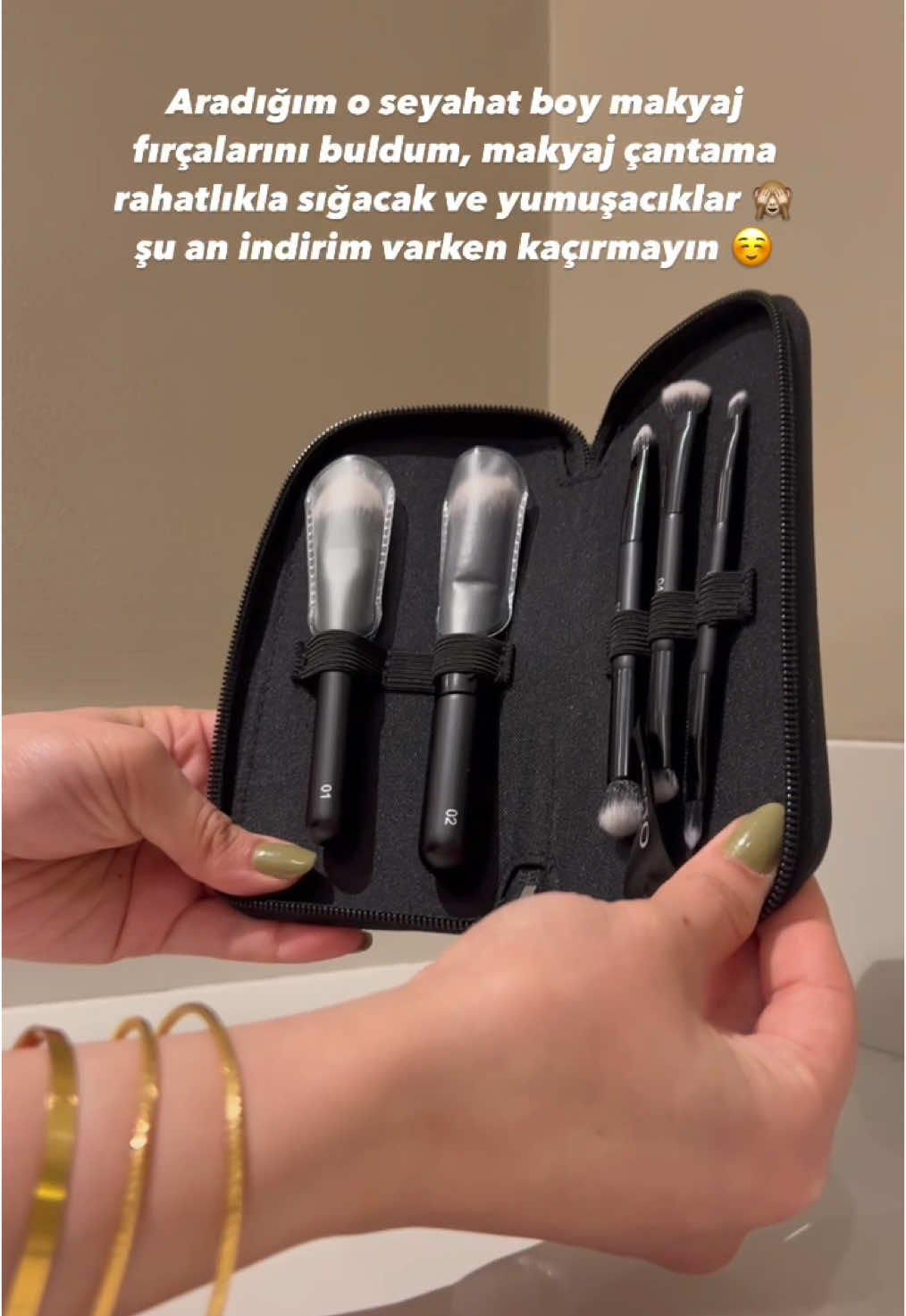 Kiko’da şu an indirim var canlarııım❤️ seyahatlerimde ve günlük kullanımda çok kullanışlı tavsiye ederim 🙈🙈#alışverişim #kikomilano #kesfet #kesfetteyiz#makyajfırçası #makyaj #tiktokviral #viralvideo #fy 