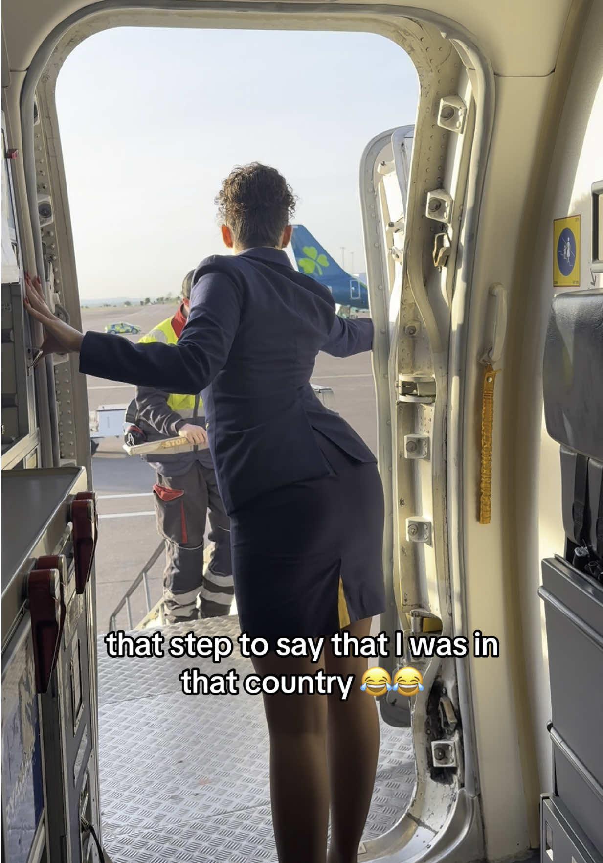 right?😂 #flightattendant #foryouu #cabincrew 