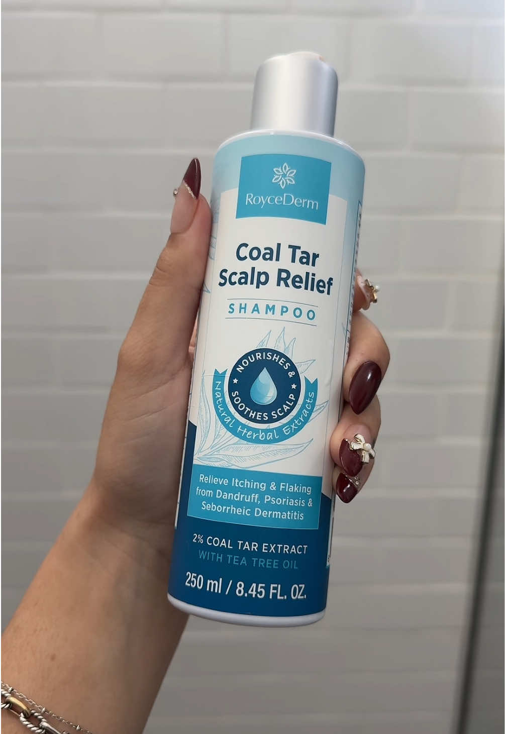 Trust me it works better than H&S for dandruff 😉 #shampoo #dandruff #dandrufftreatment #dandruffremovel 