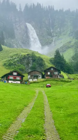 Switzerland 🇨🇭  www.FarmTourSwitzerland.com . . . . #switzerland #farmexperience #swiss #switzerlandnature #pkacetogo 