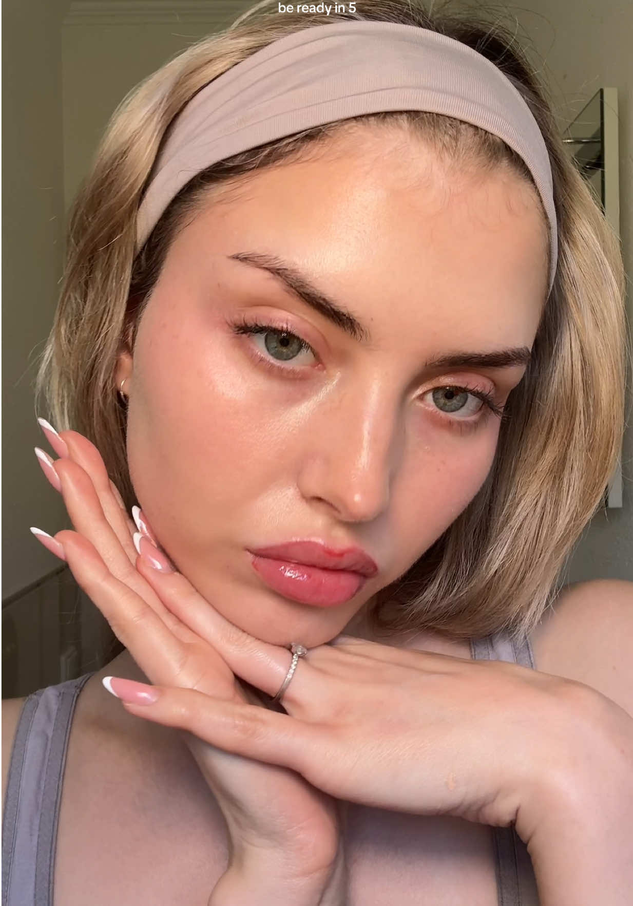 Quick no makeup makeup @Diorbeauty forever perfect skin foundation stick  @Huda Beauty filter blush @Wonderskin Beauty lipstain @TIRTIR Inc. lip oil #nomakeup #nomakeupmakeup #naturalmakeup #makeupideas 