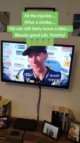 What an absolute legend 💪🏻💪🏻 #NW200 #Hutchy #MLav #Winner #3 