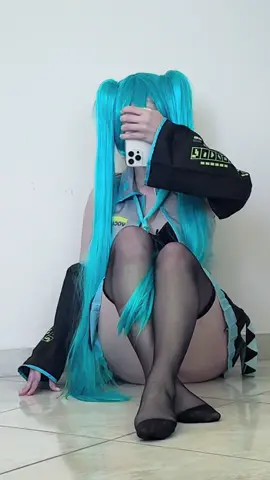 Yatta! I’m ready to shine like a star, just for you~!🩵                                                                 #miku #hatsunemiku #vocaloid #cosplayer #cosplay 