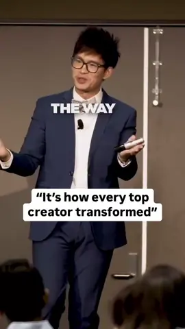 Hand gestures matter more than you think. Comment BOOTCAMP and I’ll teach you the viral system I’ve used to help over 1500 businesses grow faster with Instagram @askvinh #instagramgrowthtips #contentcreatortips #socialmediamarketing #contentcreator