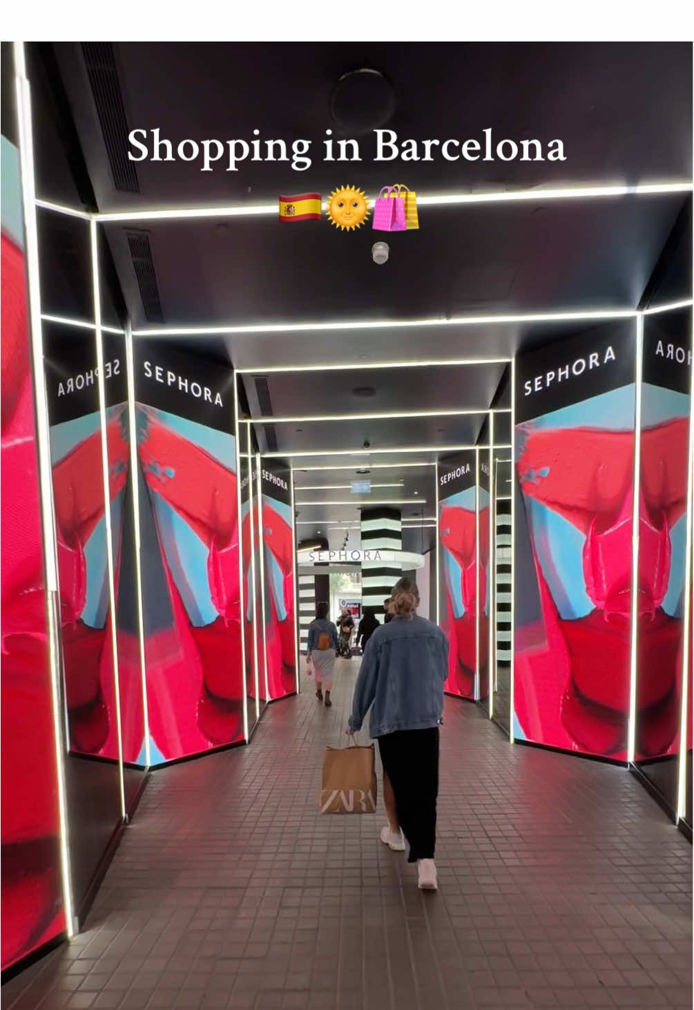 I can’t belive I literally slid down to Sephora 😂 #shopping #barcelona #sephora #zara 