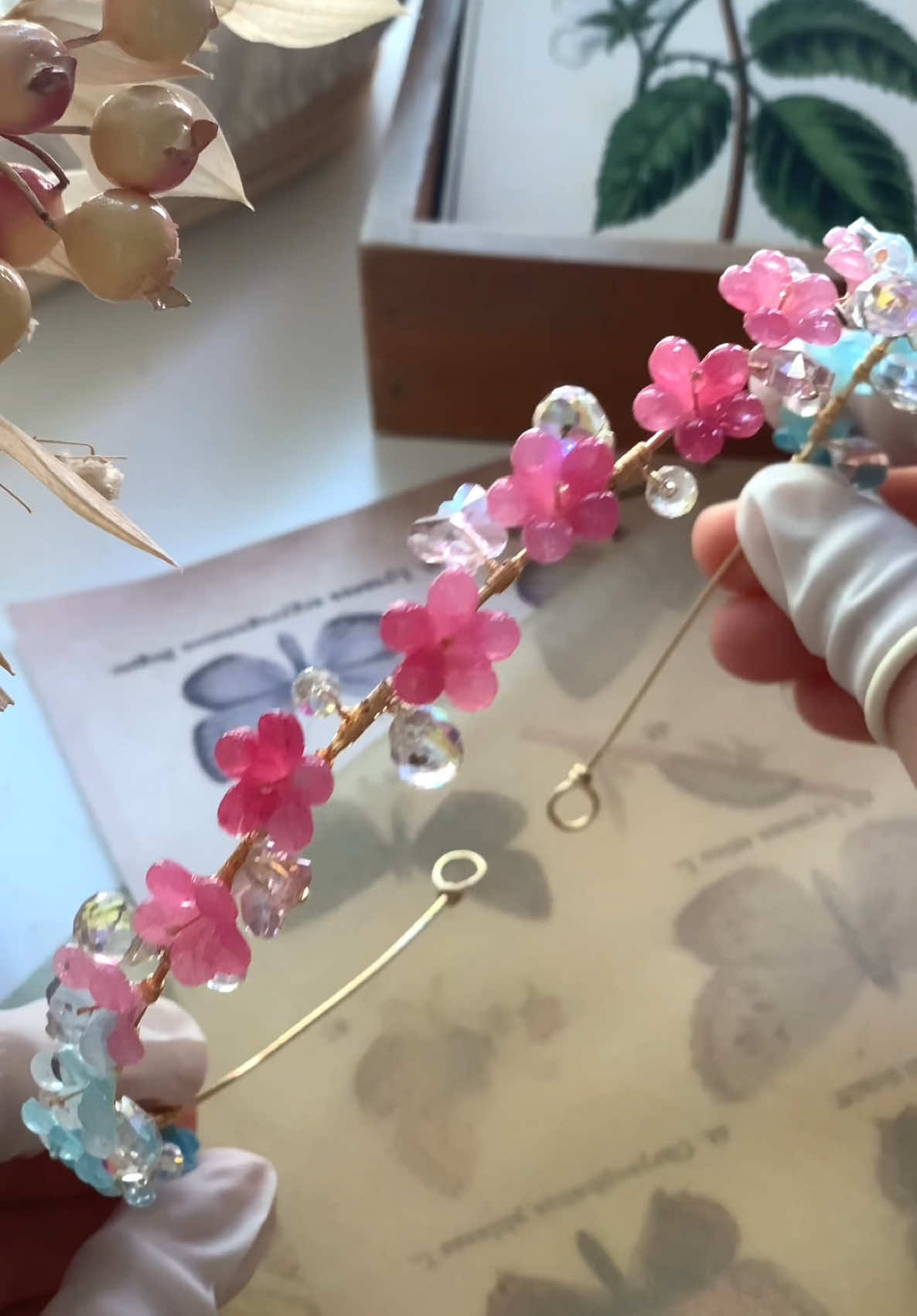 Hope you love this mommy & me set as much as I loved making it! #MomAndDaughter ✨🌸👩‍❤️‍👩 #reels  #MomAndDaughter #MatchingHeadbands #HandmadeWithLove #ShrinkPlasticArt #CustomAccessories #TwinningStyle #MiniMeLook #HeadbandDesign #CraftedByHand #DiyJewelry #ShrinkPlasticDesign #MommyAndMeLooks #CuteMatchingSet #HandcraftedDetails #shrinkplastic #sweetshopjewelry
