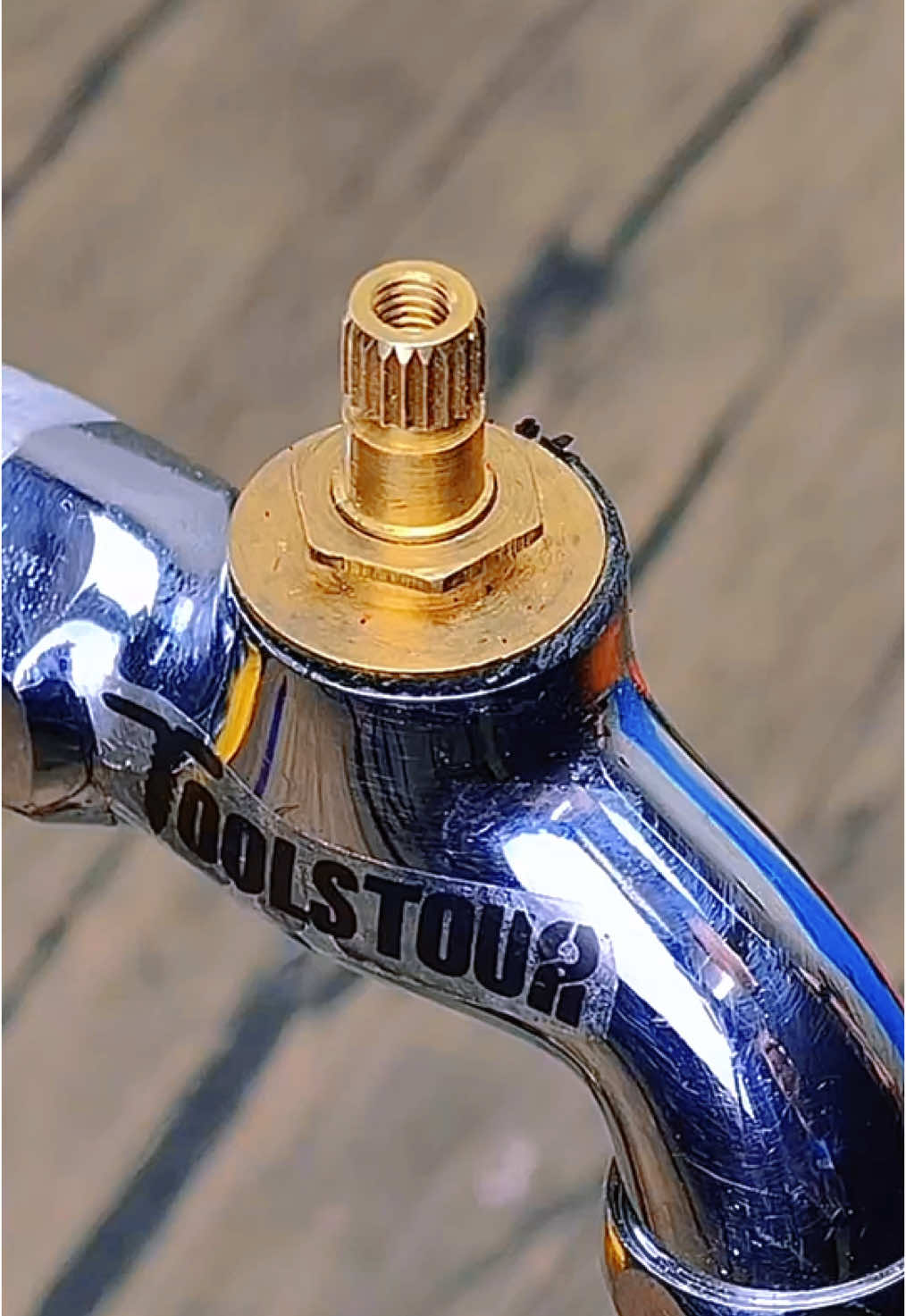 This Simple Key Hack Will Save Your Plumbing Day! #plumbing #faucetrepair 