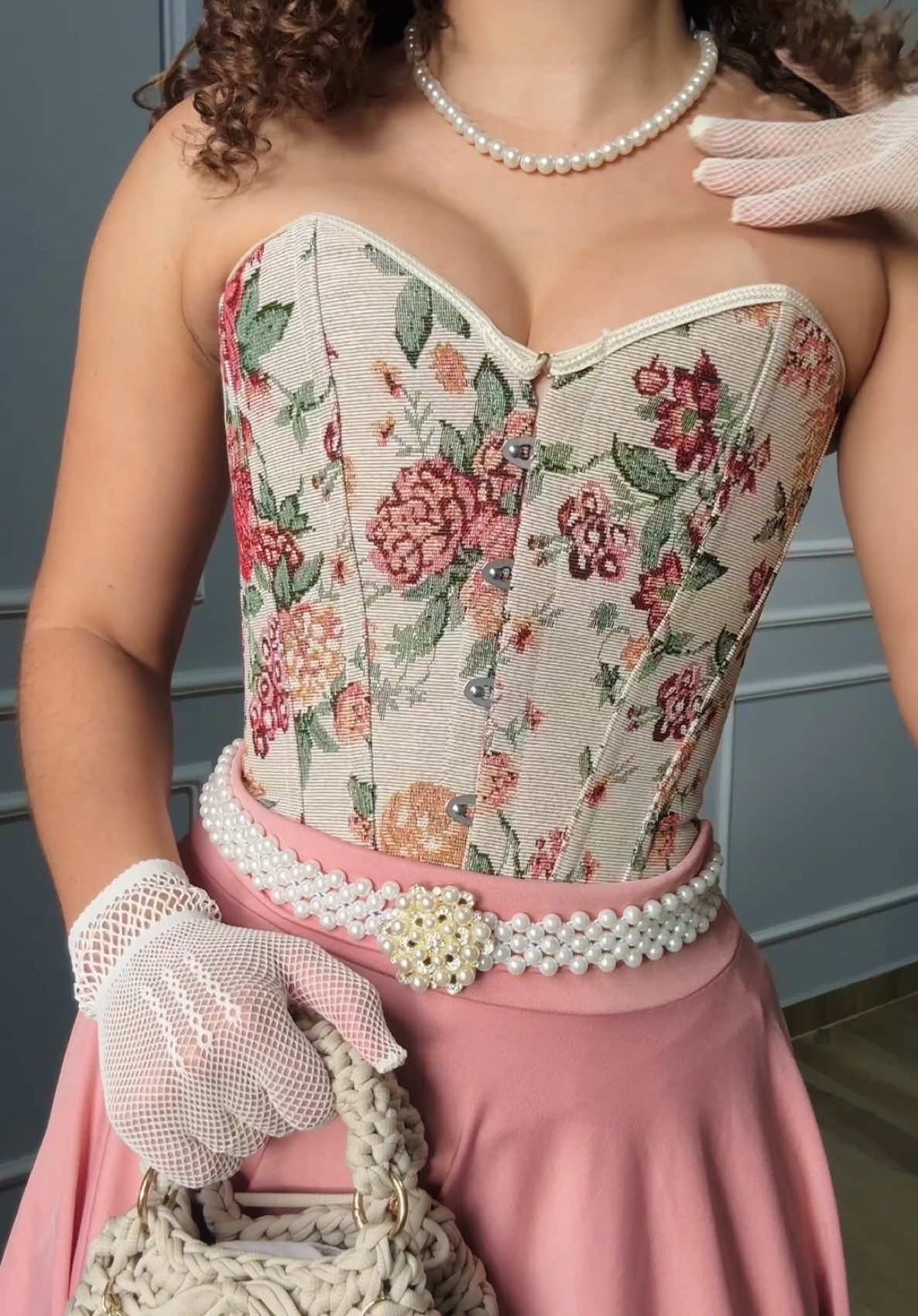 Esse look DIVO! 💕 . #corpete #corset #vintage #vintagefashion #cintura #cinturafina #cinturinha #vintagestyle 