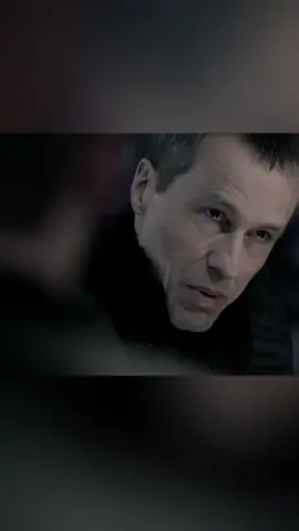 Plongez dans l'univers explosif de 24H Chrono, là où chaque seconde compte et Jack Bauer n'a qu'une mission : sauver le monde, peu importe le coût ! 🎥💥 Retrouvons les moments les plus intenses de cette série culte. Es-tu prêt à revivre l'adrénaline en temps réel ? 🔥 #JackBauer #24HChrono #ActionThriller 