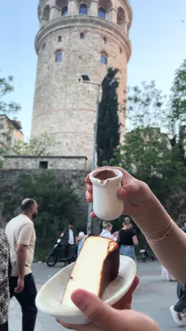 San Sebastián Cheesecake near at Galata Tower😘👌🏻#sansebastiancheesecake #galatatower #istanbul #turkiya #turkey🇹🇷 #gunaydin 