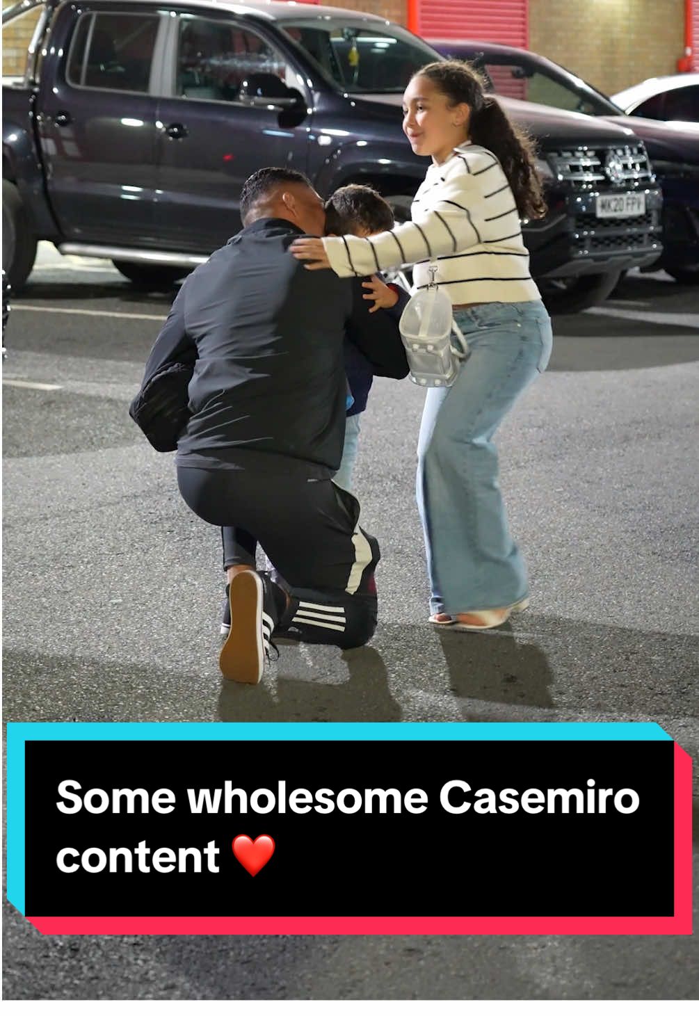 Some wholesome Casemiro content ❤️ #uel #europaleague #manchesterunited #manutd #mufc 
