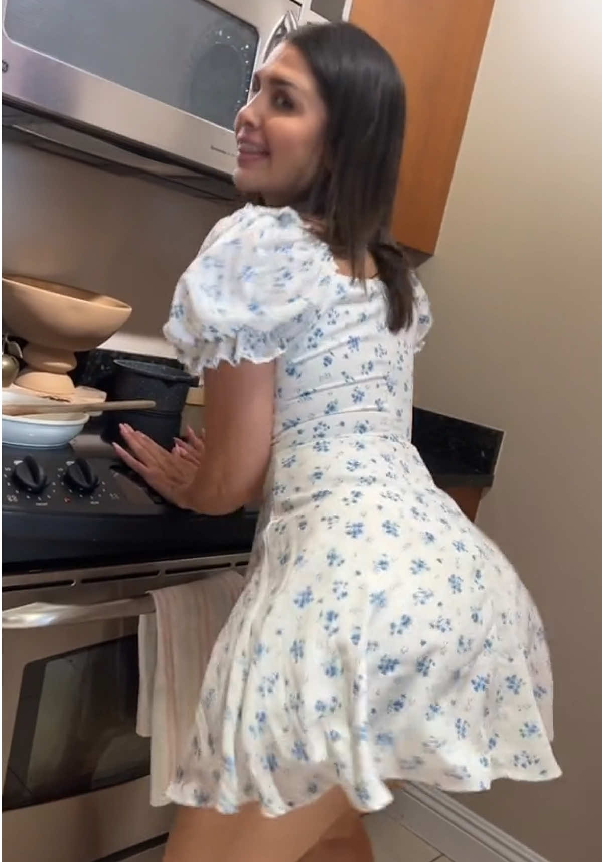 Rating desserts based off twerking 