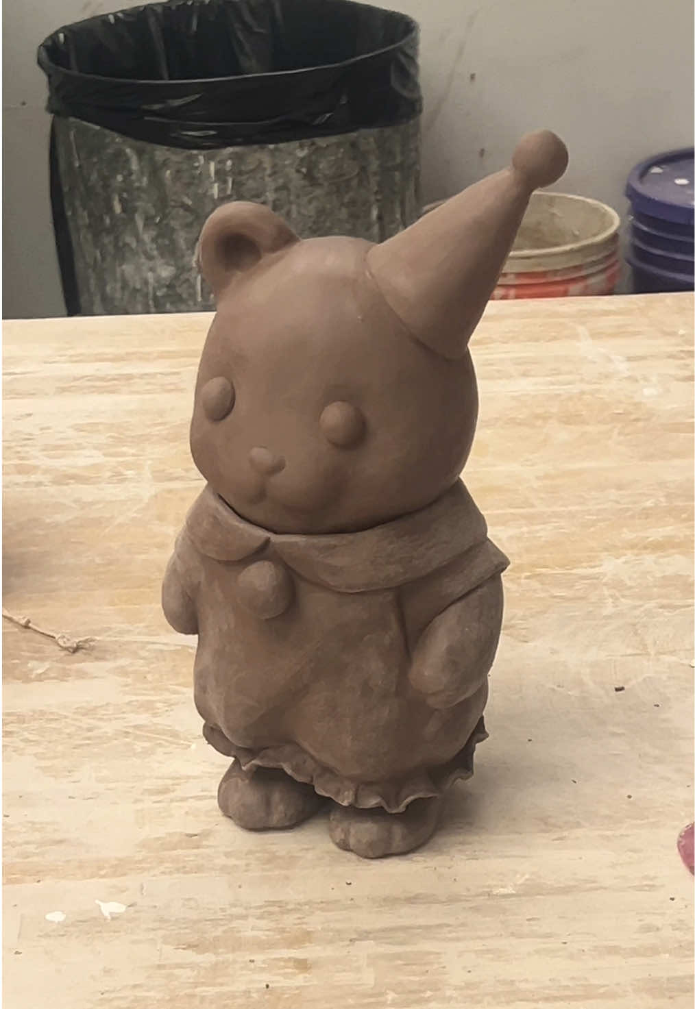 Calico Critters squirrel ceramic cookie jar🍪🫙🐿️ i'll underglaze after the bisque firing ^—^ #ceramic #pottery #wip #trinket #calicocritters #sylvanianfamilies #DIY