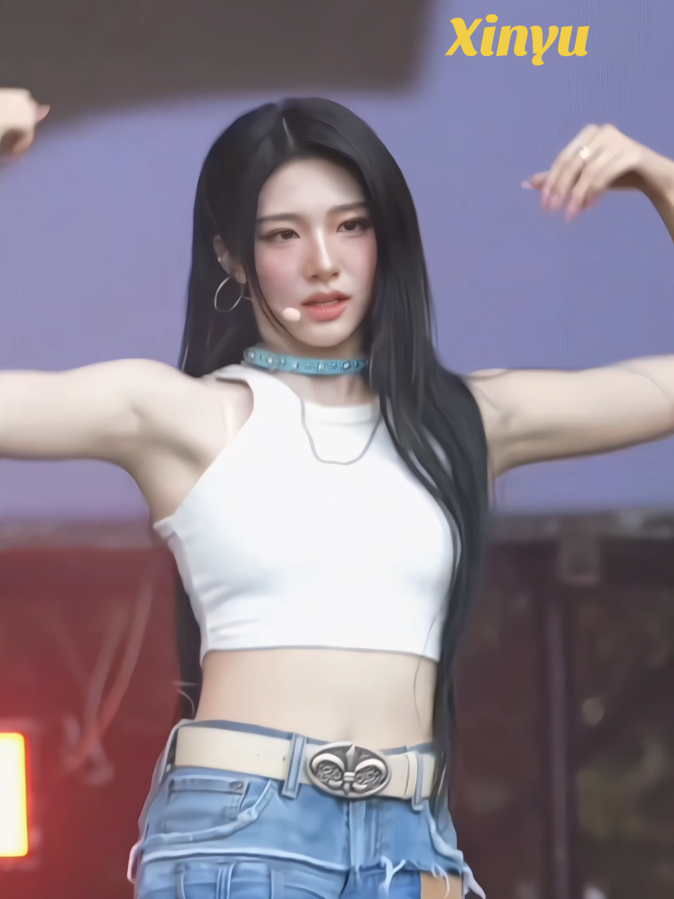 Xinyu 'Hit the floor' fancam #tripelS #트리플에스 #xinyu #zhouxinyu #fancamskpop #tripelsarmpit #kpoparmpit #kpopfyp #fyp #tiktok #foryou 