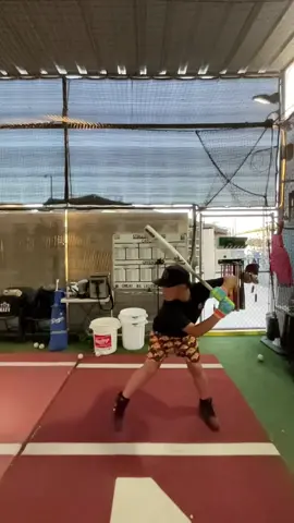 The real grind happens when no one’s watching. That’s where greatness is built #baseball #bp #battingdrills #dailygrind #hittingdrills #grind #onedayatatime #OOTD 