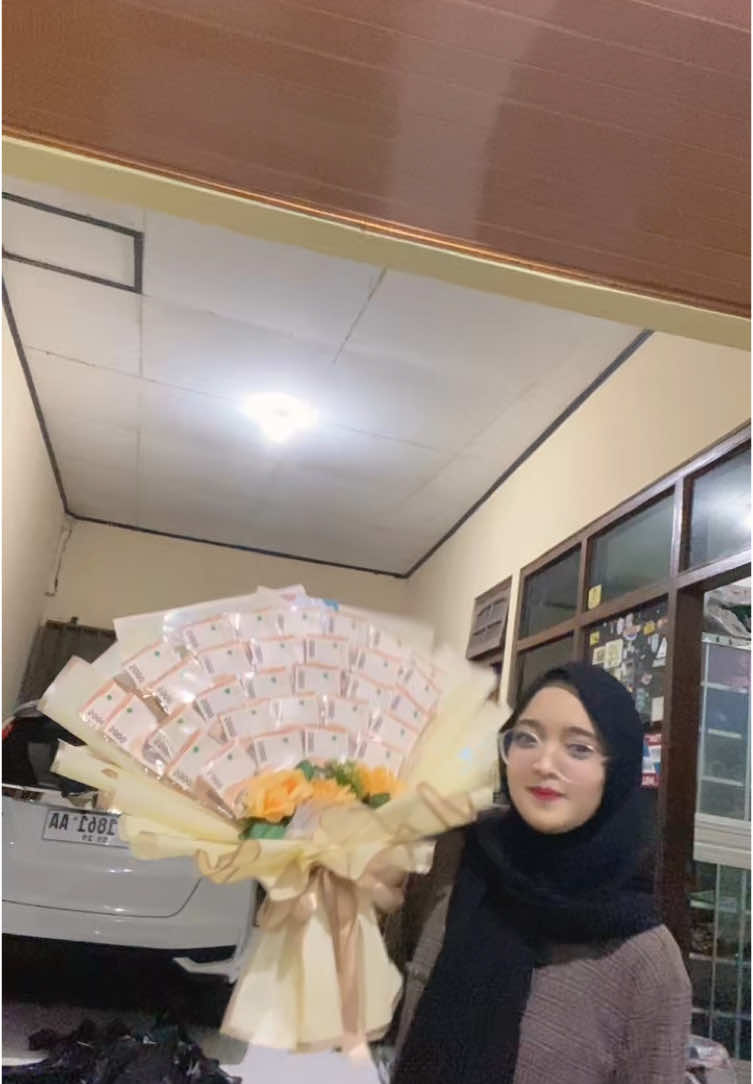 Bucket uang 30 lembar 🤩 #bucket #bucketuang #fyp #bucketkosongan #zyxbca #wibgajian #4u #bucketwisuda #bucketkosongan #bucketsolo #bucketklaten #bucketmurah 