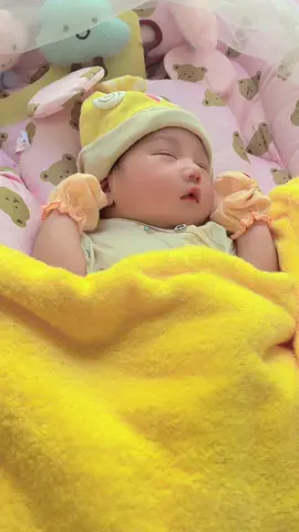 អូនកើតបាន6ថ្ងៃហើយ#baby 🧒