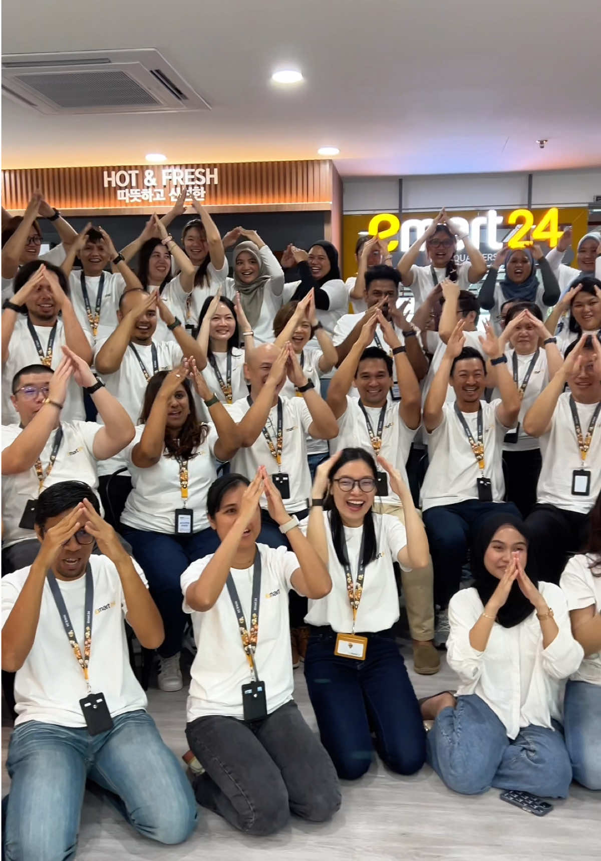 [𝗖𝗢𝗡𝗧𝗘𝗦𝗧] Menari pun boleh menang gais! Show us your craziest, cutest or funniest Chicken Banana dance 🐔🍌  Cara nak join? ✅ Follow @emart24.my Tiktok and Instagram ✅ Post your most creative Chicken Banana dance  ✅ Add hashtag #emart24my in the caption and tag us! (Make sure your profile is set to public) Contest berlangsung dari 9 May - 23 May 2025! 🗓️ 10 pemenang bertuah akan menang RM50 worth of emart24 e-voucher! 🤑 (5x TikTok, 5x Instagram) #helloneighbour #emart24 #emart24my #ChickenBanana #Contest 
