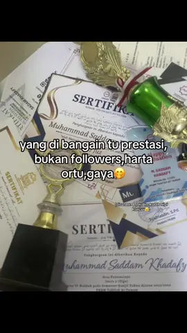 ehh siapa lah yang sok nantangin tu,ayok adu prestasi kita😜 #fyp #katakata #sindiran #prestasi #kawansekelas 