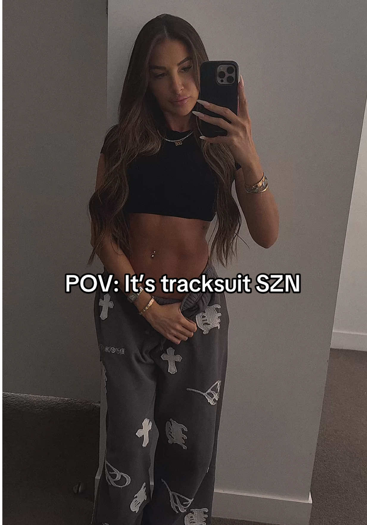 Im on the hunt for some new ones drop them in the comments ✌🏽🖤 - #tracksuits #fashion #womensfashion #sets #sarahemilia #sarahemiliaofficial 