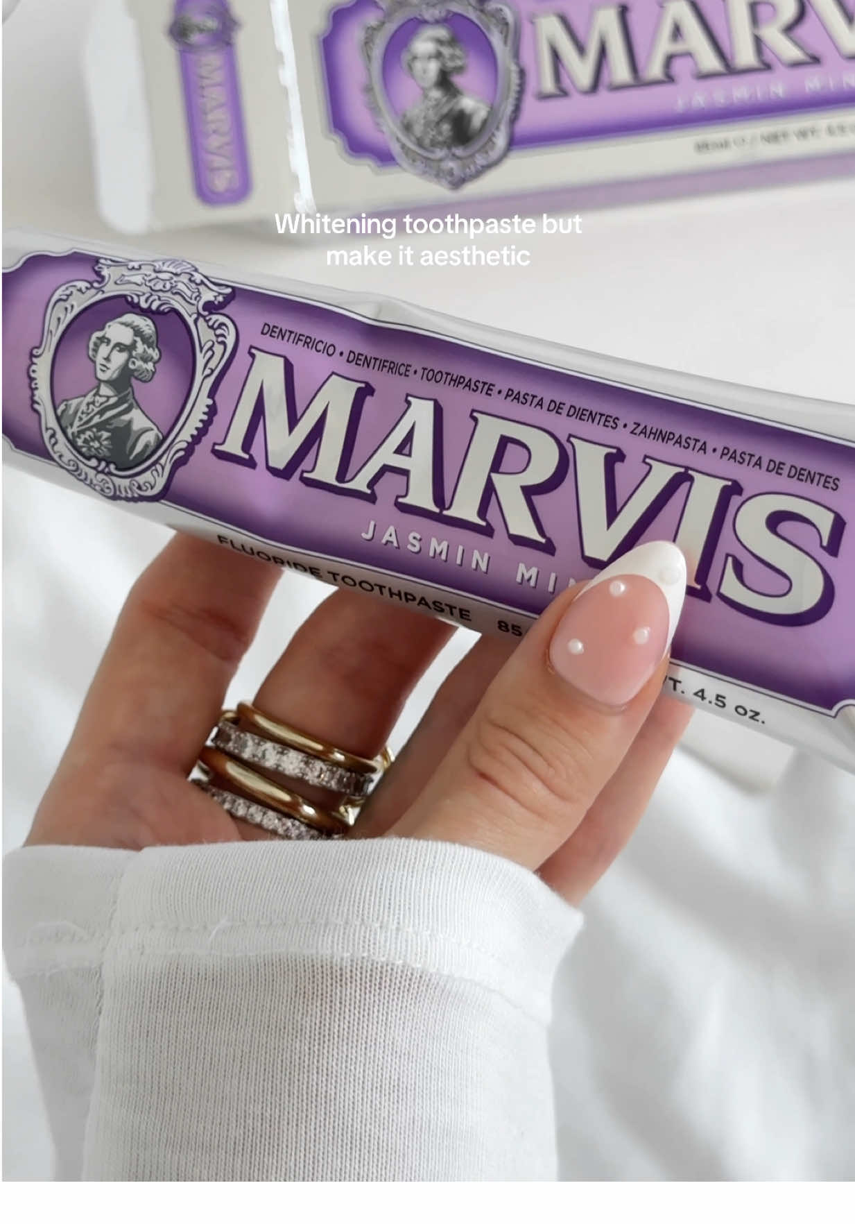 Europeans’ secret to pearly white teeth ✨ #teethwhitening #marvis #toothpaste #marvistoothpaste #tiktokshopcreatorpicks #tiktokshopfinds #tiktokmademebuyit #pinterestaesthetic 