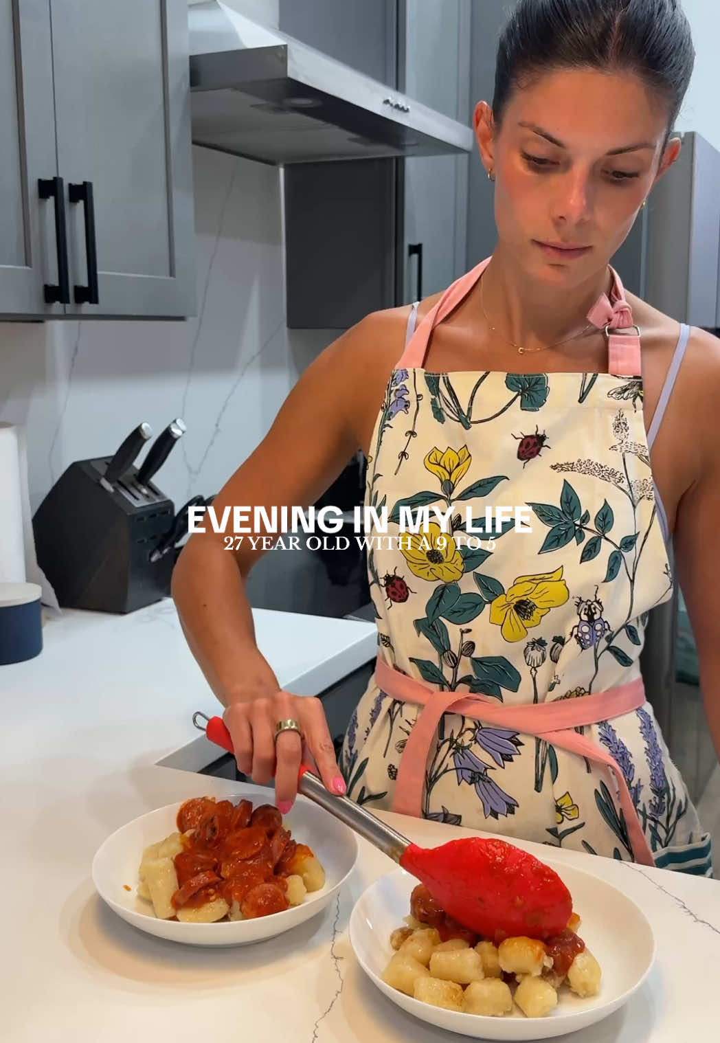 HAPPY FRIDAY EVE!!!💃🥂 @Mario Badescu @Vuori Clothing @Lucky Honey @Brooklinen @Dyson USA @Yogi Tea  #eveningroutine #eveningvlog #creatorsearchinsights #5to9afterthe9to5 #lifestylevlog 