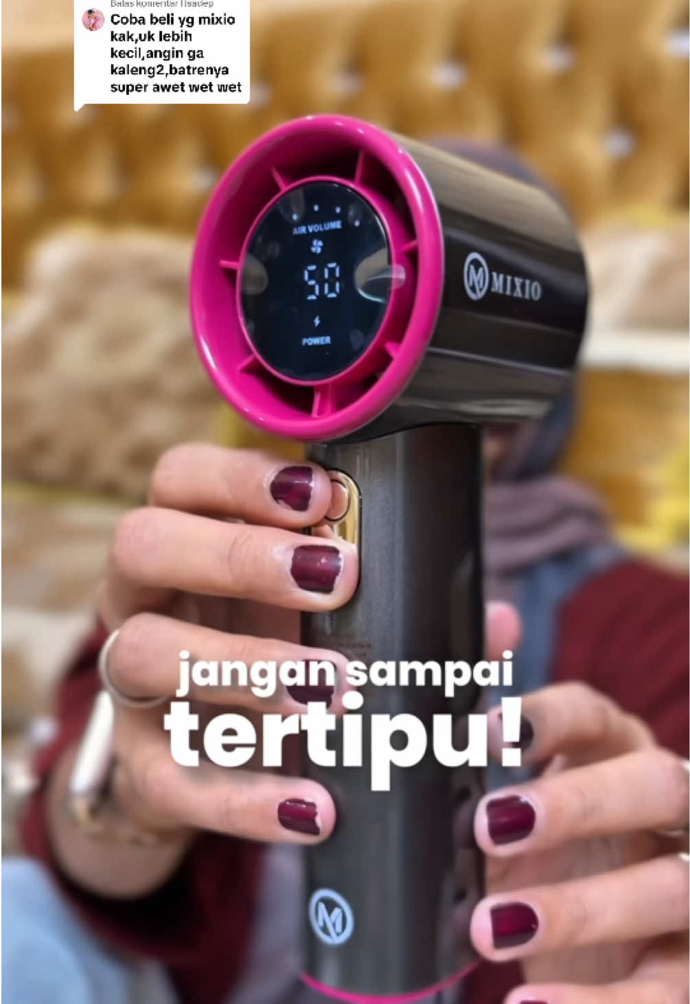 Membalas @Itsadep BENER LAGIIII! ternyata mixio yang ini lebih kenceng anginnya, lebih awet batrenya dan cakep banget warnanyaaaa! ga nyesel banget sih aku sampe beli yang ini #kipasanginportable #kipasangin #kipasturbo #kipasmixio #mixio #mixiogs08 
