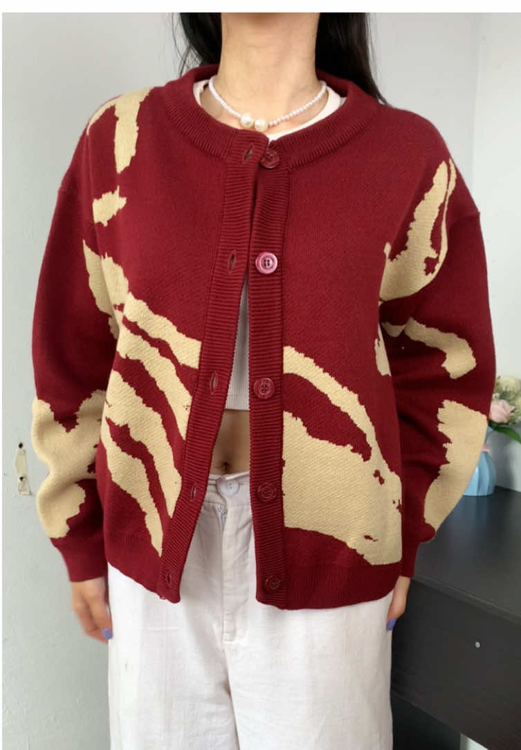 Nemu cardigan maroon desainnya cakep bgt!! #cardigan #maroon #fyp 