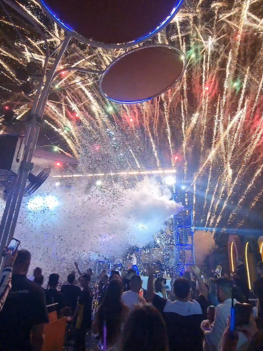 Beirut nights hit different… music, energy, fireworks – this is how summer should feel. 🇱🇧💯❤️🙌 #beirut #lebanon #sayf #nightclub #party #fyp #foryou #xyzbcafypシ #arab #sweden #keşfet 