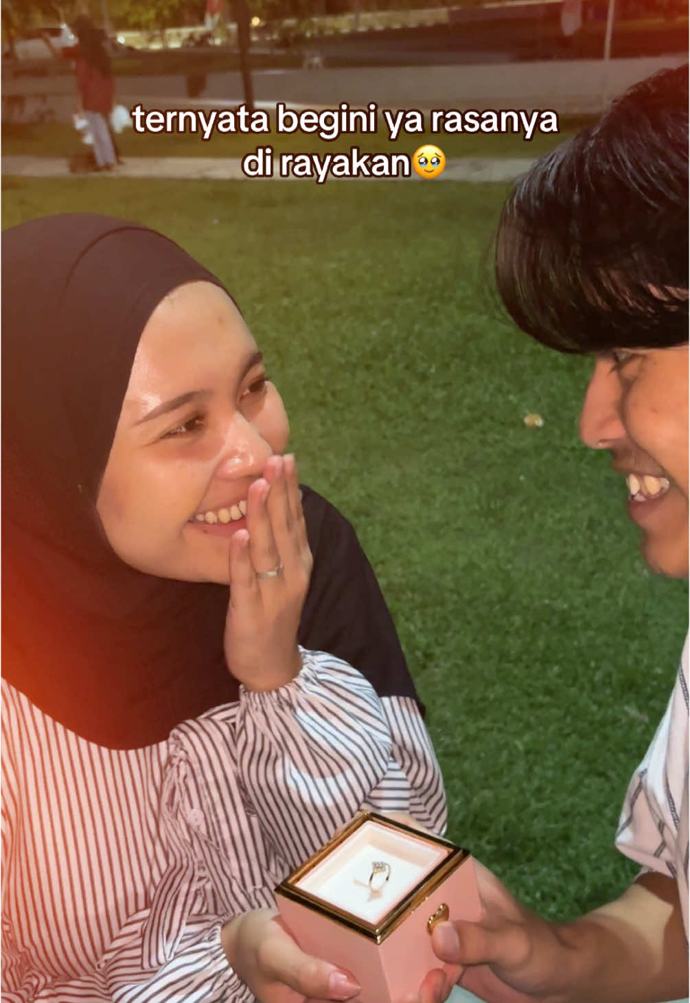 makasih ya sayangkuuu🥹🫶🏻 #kadopacar #kadocewek #promisering #giftideas #kadoanniversarry #kotakcincin 