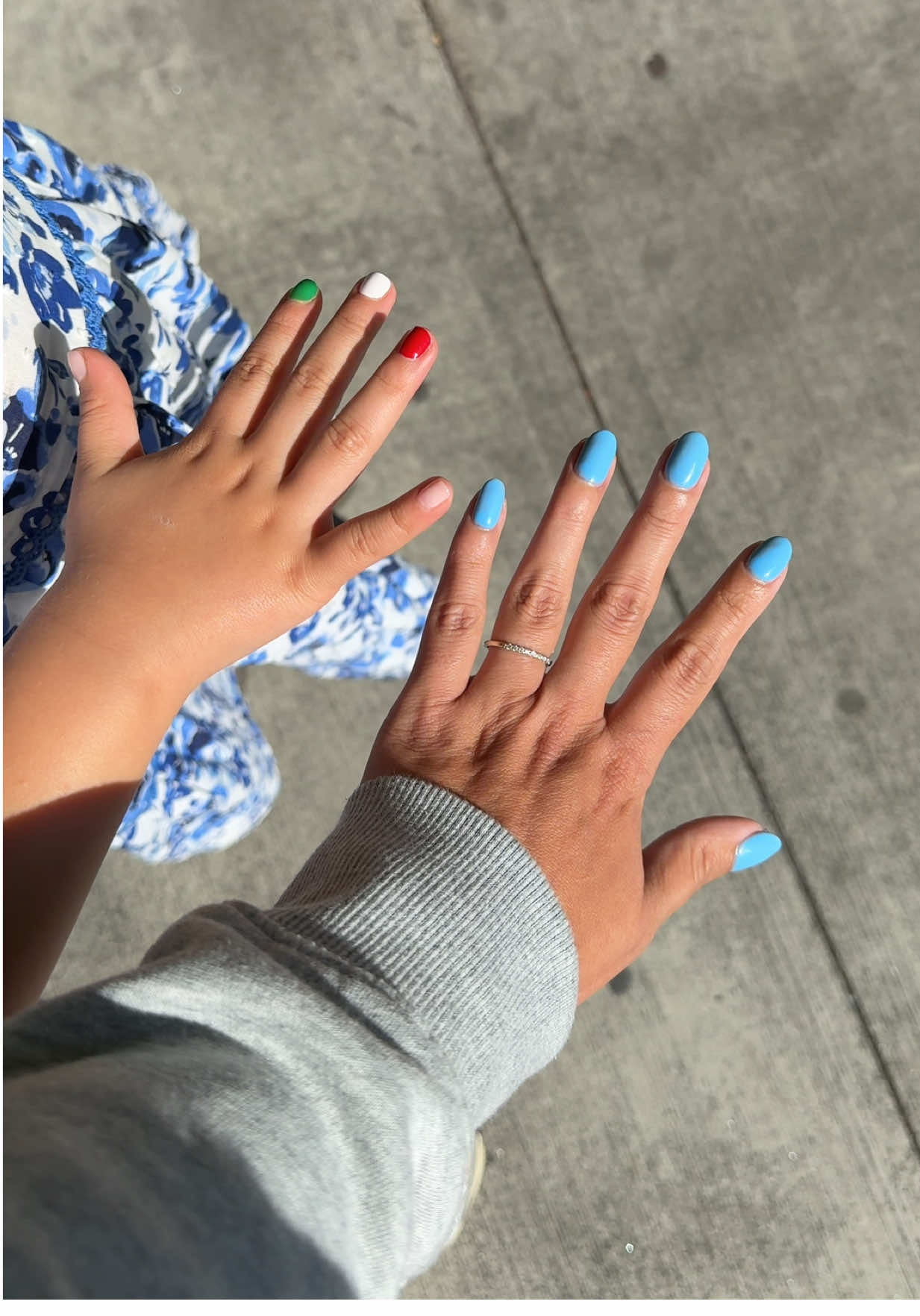 Making core memories with my mini💕 #Vlog #naildayvlog #nailday #momsover30 #mamalatina #latinacontentcreator 