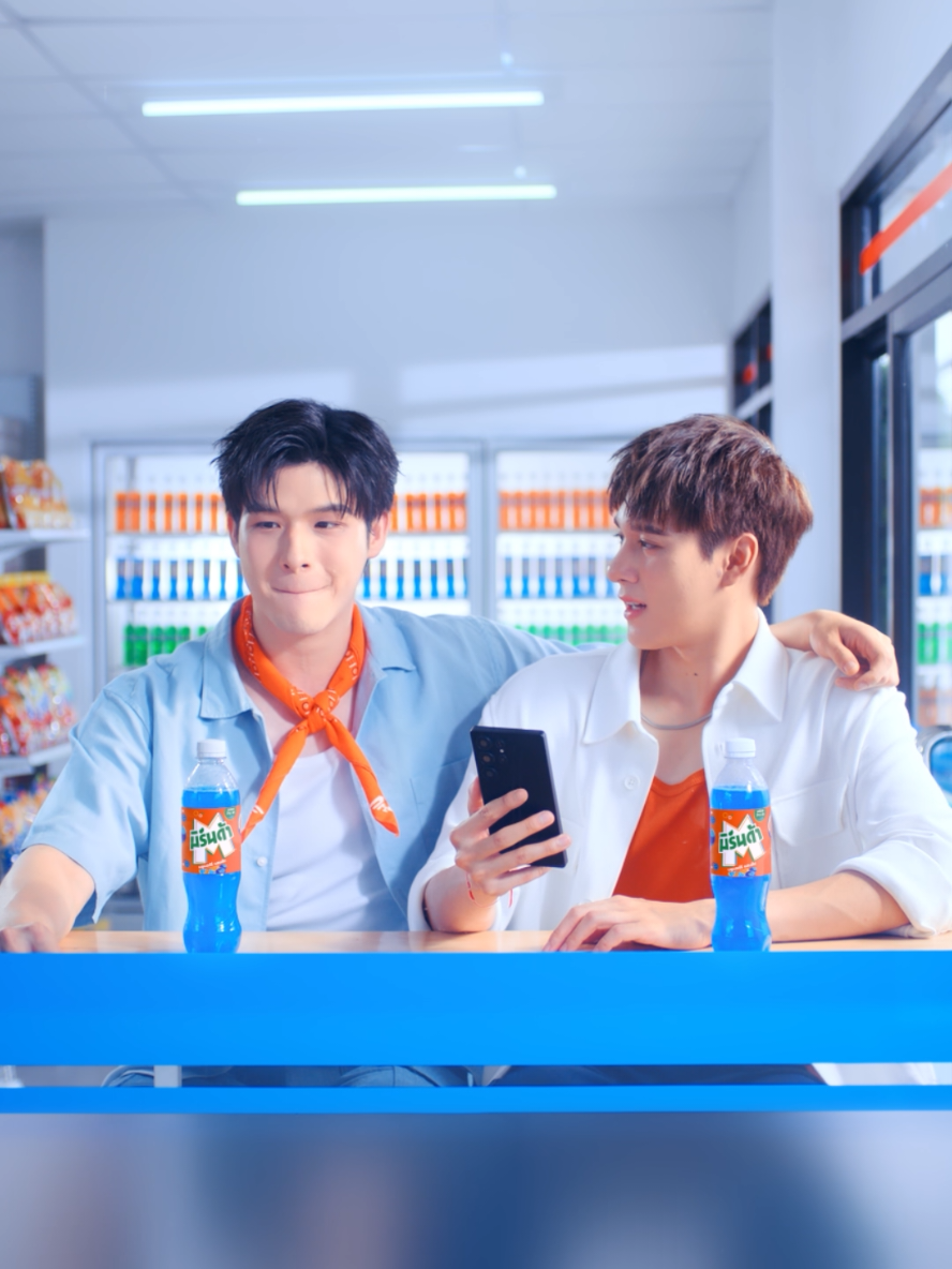 ห๊าาาาา... ที่เรามีคำว่า “ฮ้อบ” ใช้กันทุกวันนี้ เป็นเพราะมิรินด้า เองหรอเนี่ย!? แต่ถ้าพี่กิ๊ฟซี่มาเล่าเองแบบนี้… ไม่เชื่อ ก็ต้องเชื่อแล้วฮ้อบ!  #MirindaxSkyNani  #มิรินด้าบลูเบอร์รีแสบส้ม  #สนุกซ่ามิรินด้ารับจบ 