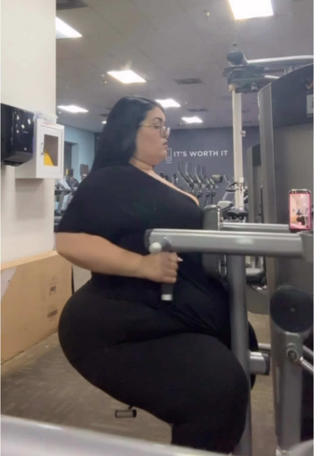 Didn’t want to. Still did. That’s the difference.  #JustShowUp #EvenWhenItSucks #NoExcuses #ConsistencyIsKey #ProgressOverPerfection #DisciplineOverMood #realtalk #fyp #bbw #biggirl #bigmama #plussize #plussizegymgirl 