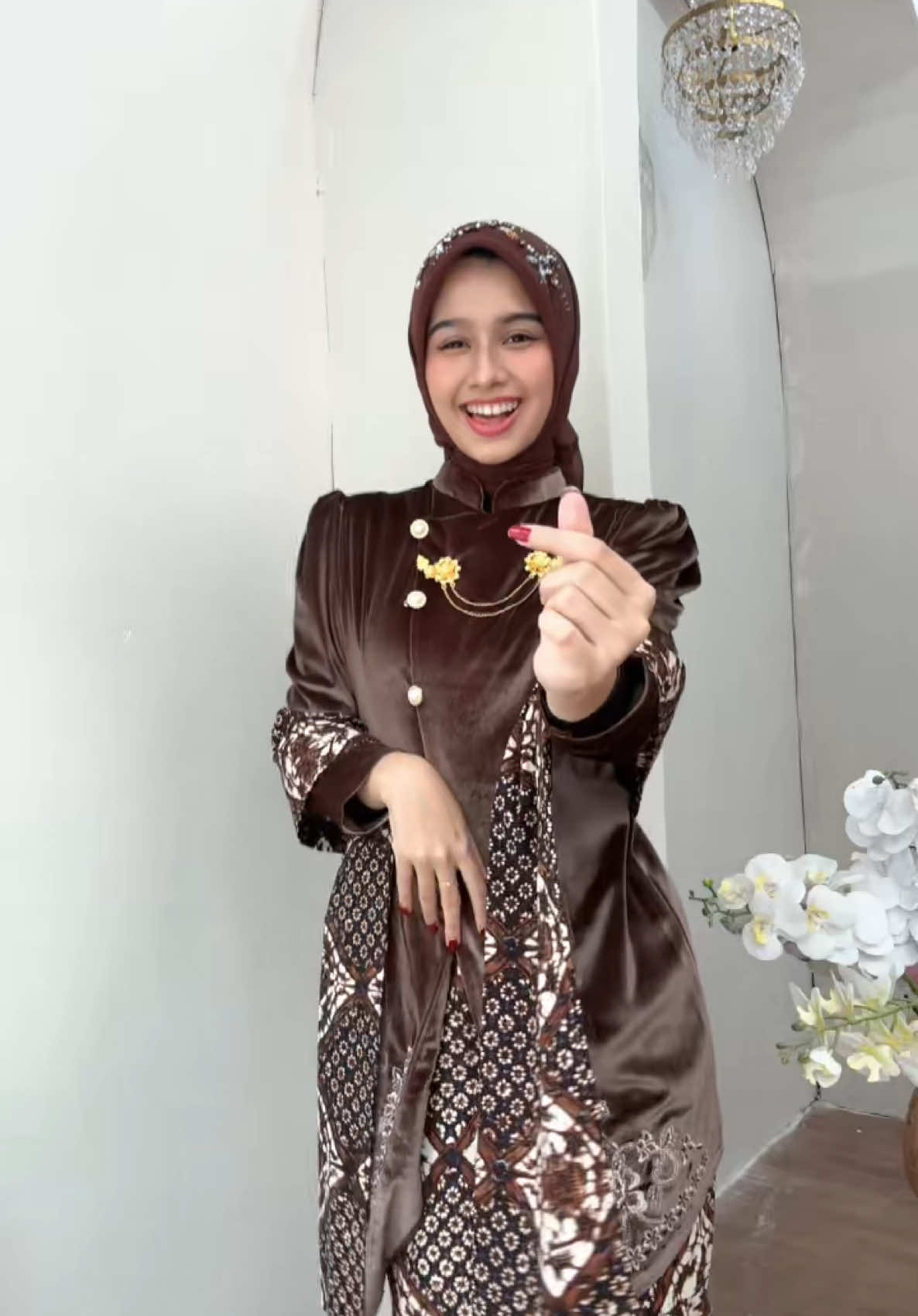 #kebaya #kebayawisuda #kebayalamaran #kebayamodern #kebayakondangan 