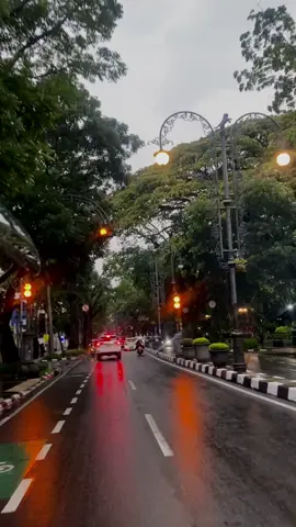 Dan Bandung punya sejuta alasan untuk kembali di saat Rindu #fyp #bandungvibes #bandungafterrain #bandungdago 