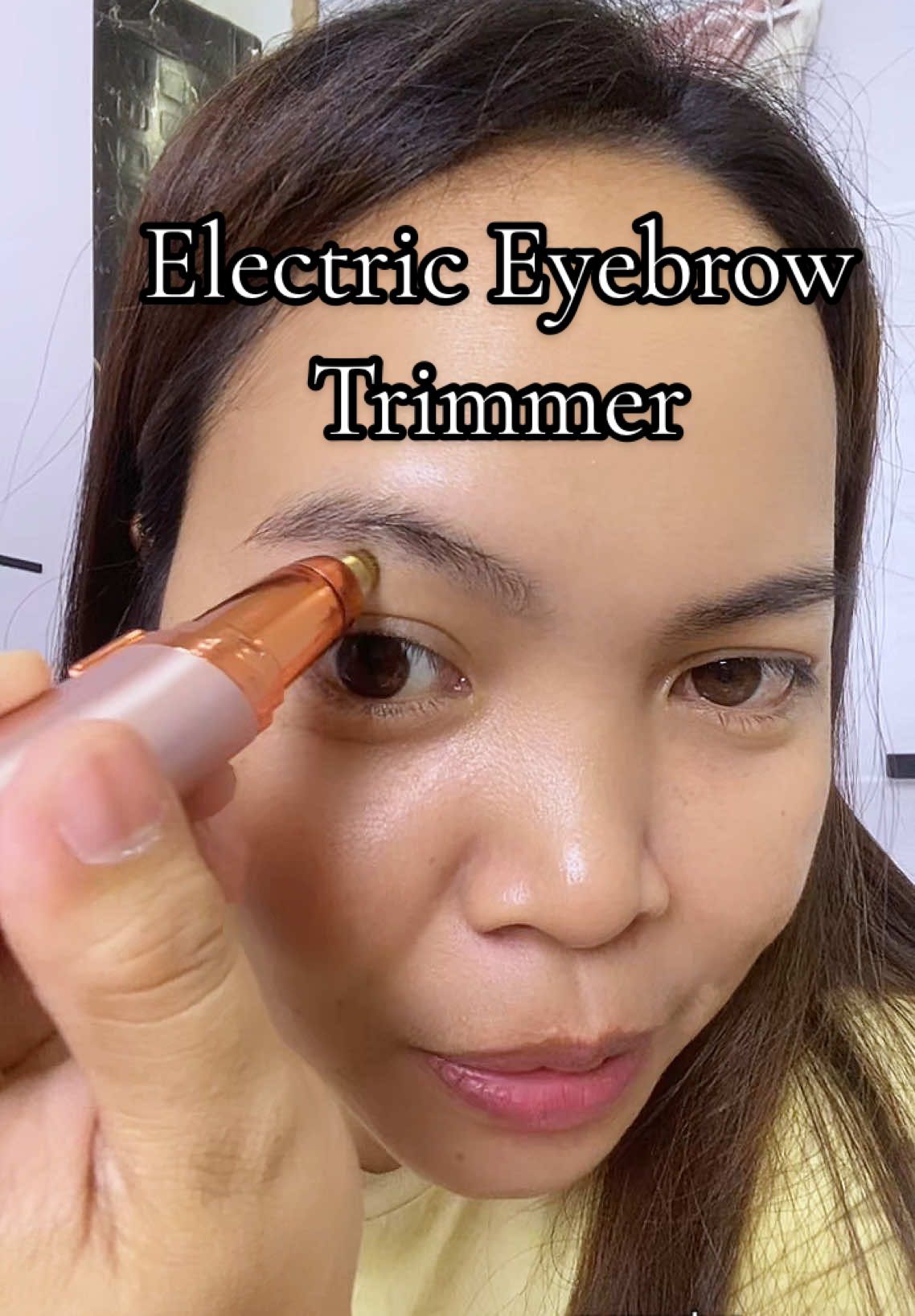 Ang dlainnitong gamitin. Para sa mga katulad mong Ayaw magbunot ng kilay. #eyebrowtrimmer #electriceyebrowtrimmer #electriceyebrowtrimmerportable #eyebrow 