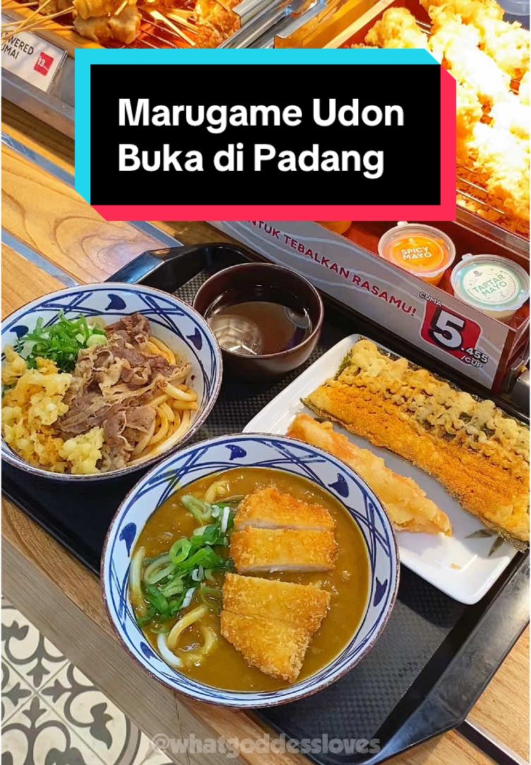 Siapa yg udah kesana? Btw sebenernya pengen pesen spicy niku baitan udon tapi ternyata ga ada disini #marugameudon #marugameudonpadang #kulinerpadang #tiktokfood 