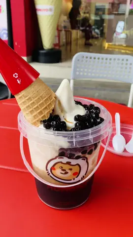 Es krim satu ember harga 20k uh mantul 😋🫶🏻 #eskrimsatuember #momoyoicecream #momoyojumbo #eskrimviral 