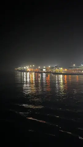 Pelabuham bakahuni mlm hari #mudiklebaran #mudik2025 #pelabuhanmerakbakauheni #pelabuhanbakauheni #fyp #videotrending 