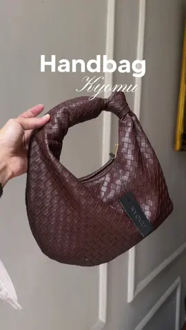 my brown handbag🤎🫵🏻👀 . . . . . . . . . . . . . . . . . #handbag #bag #handlebag #tas #taswanita #bagaesthetic #koreanbag #fyp 