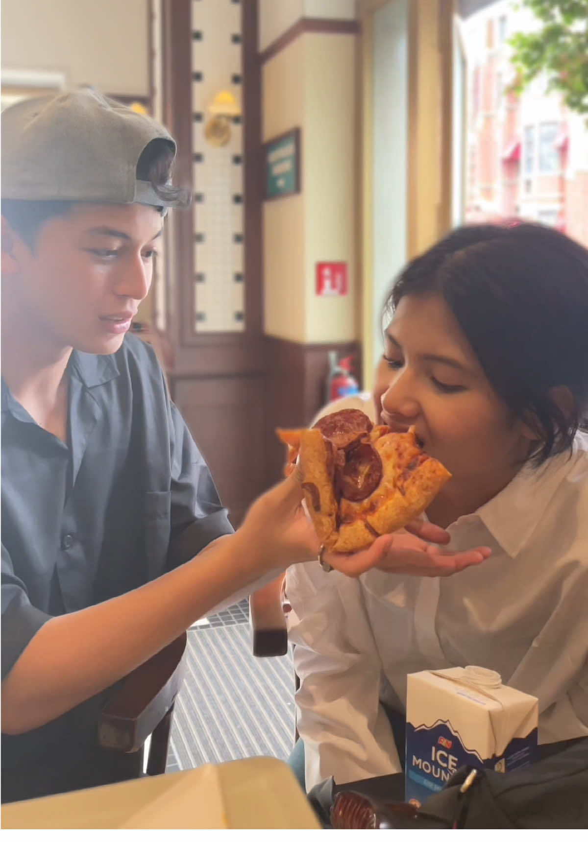 Nih yang dari kemarin minta BTS BaRa makan pizza, Minji spill😘 #TiktokShopOOTD #JinisoEntertainment #Jiniso #jeansviral #jinisojeans #bestsellers #jeanshighwaistmurah #racuntiktokshopmurah #jeanswanita #fyp