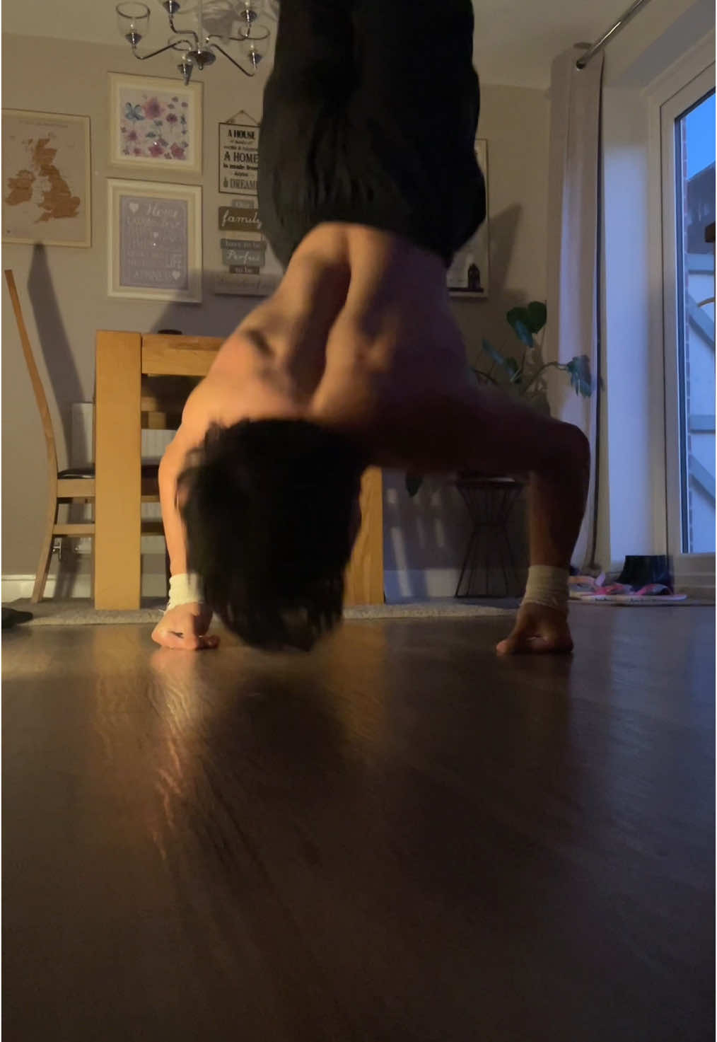 this kind of training😎 • • #calisthenics #fitnessmotivation #strength #gymmotivation #handstand 
