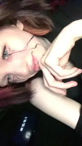I really need to do a different makeup look. #ily #fyp 