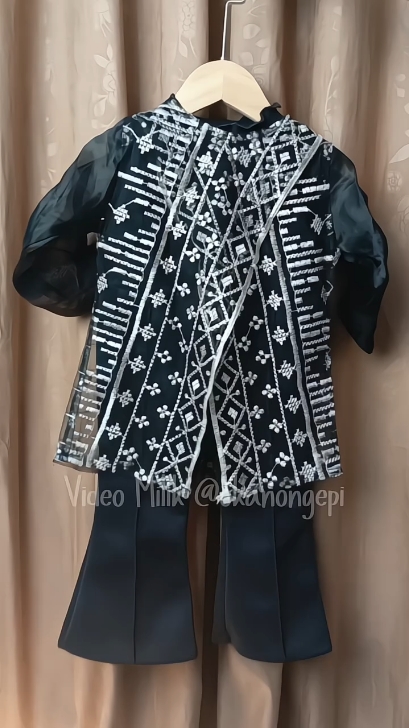 Membalas @nadhiraadeeva12 pake iniyaa🥰🙏  #outer #outfitanak #rekomendasioutfitanak #fashionanak 
