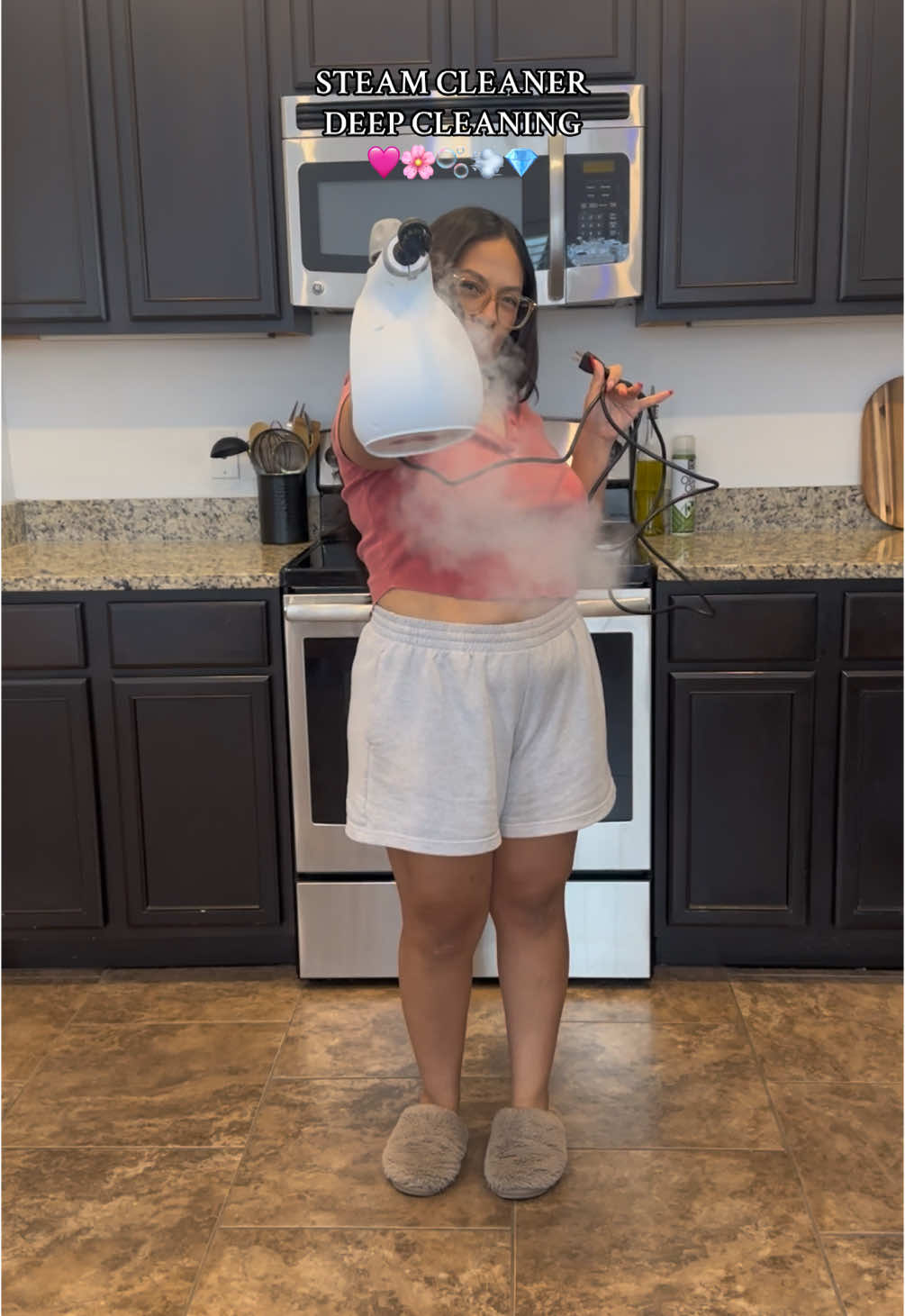 Say goodbye to tough chemicals besties because this steam cleaner works wonders🩷🩷@REDHUT CleanMaster #cleanwithme #cleaningtiktok #CleanTok #redhut #deepclean #spring #springcleaning #steamcleaner #tiktok #homerefresh #foryou #viral #latina #latinacontentcreator 