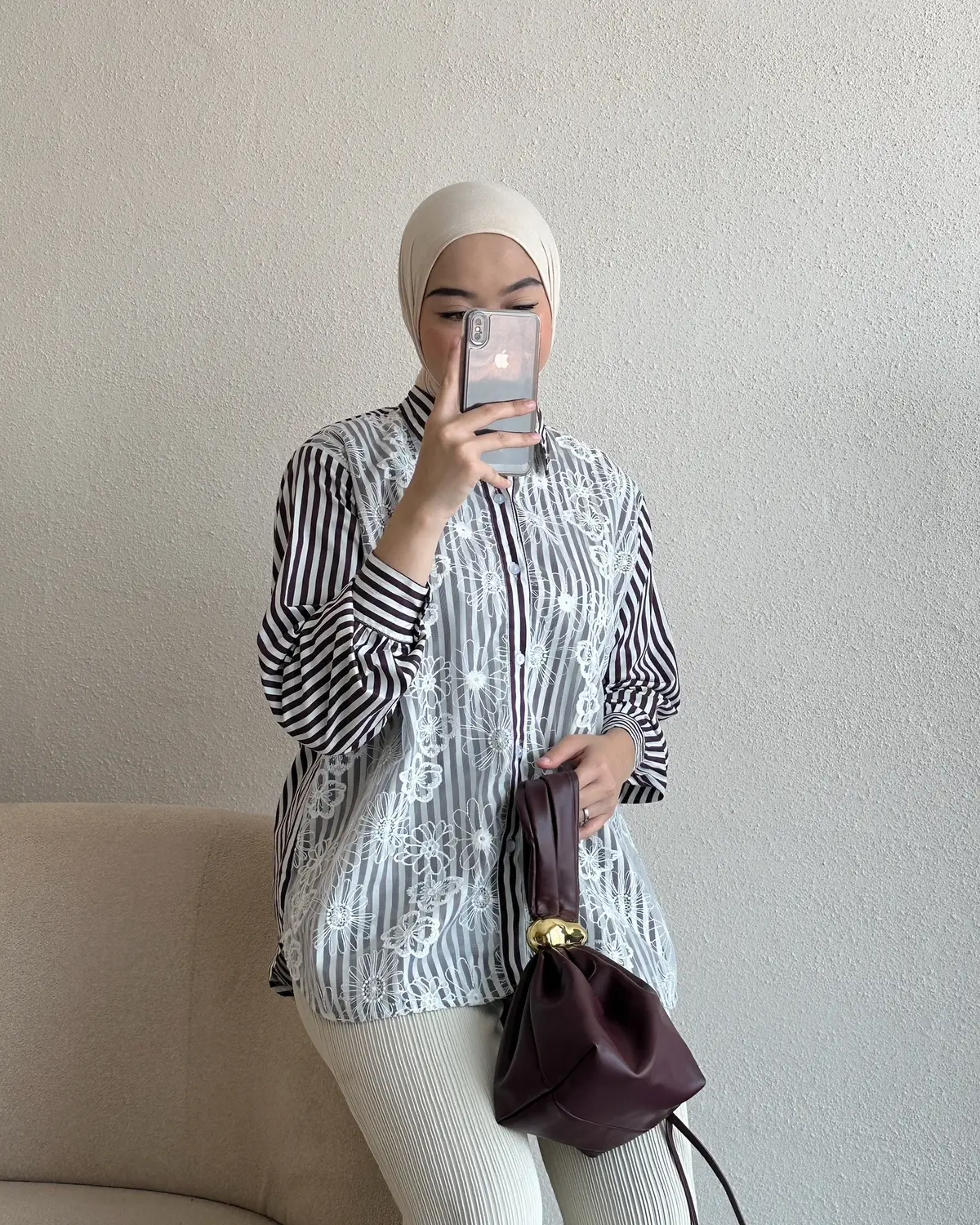 Besok jangan lupa bungkusss yaah kita War jam 9 pagi ‼️ #floralid #kemejawanitamurah #blouse #topoversize #rekomendasi 