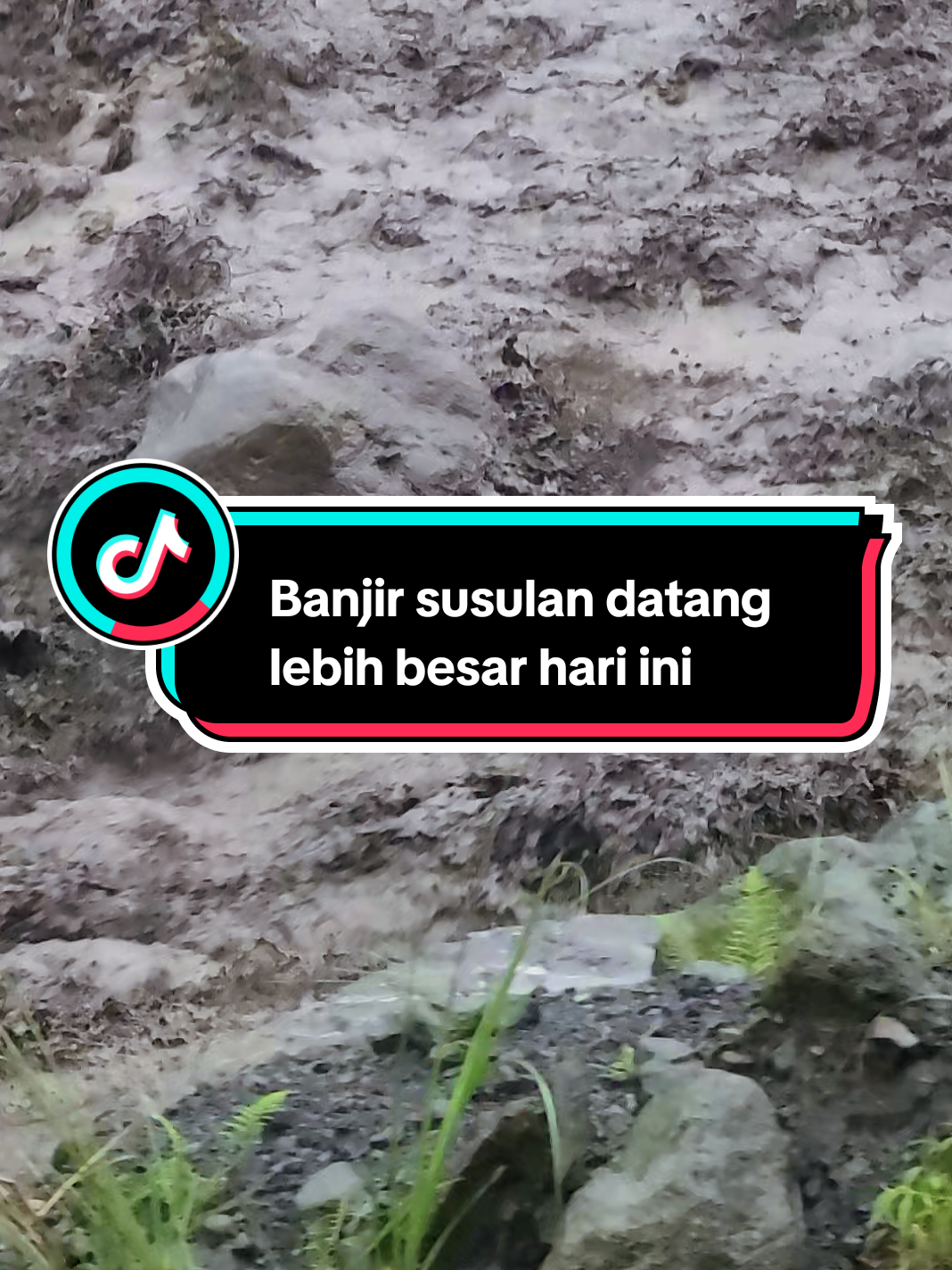 Banjir susulan datang lebih besar Jum'at 9 Mei 2025 Selengkapnya Di YouTube  WARGA SEMERU  #wargasemeru #lahardingin #beritaviral #fyp #informasi #infowargasemeru #semeru #pesonalumajangmovement #lumajangku #gunungsemeru 